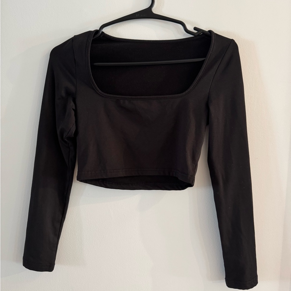 Black Long Sleeve Crop Top